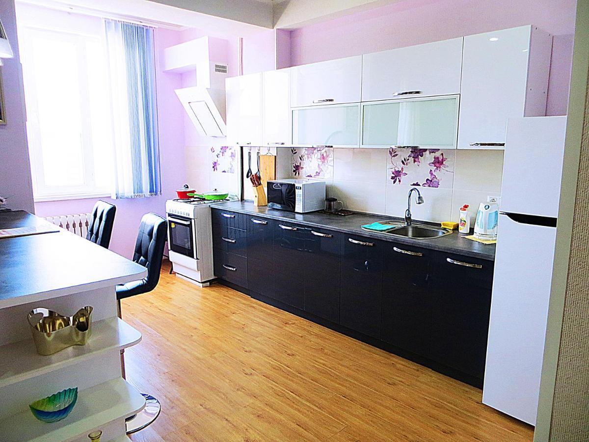 Panoramic Studio Apartments With Mountain Views Biskek Kültér fotó